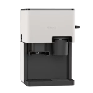 Seitliche Ansicht des NIVONA CUBE 4102 Kaffeeautomaten in elegantem Weiß mit schwarzem Bedienfeld und Tassenplattform, hervorgehoben durch das minimalistische und moderne Design.