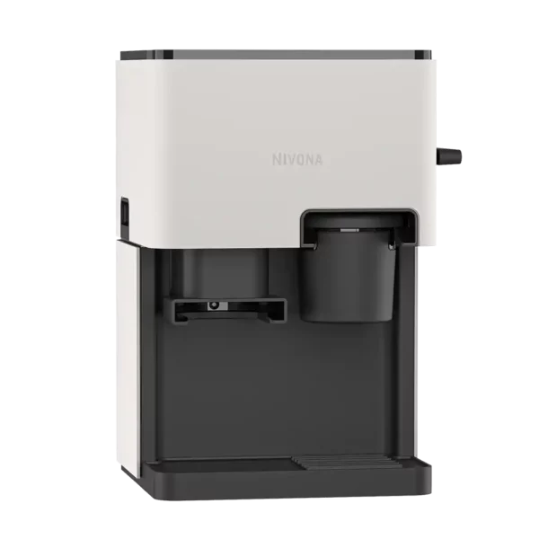 Seitliche Ansicht des NIVONA CUBE 4102 Kaffeeautomaten in elegantem Weiß mit schwarzem Bedienfeld und Tassenplattform, hervorgehoben durch das minimalistische und moderne Design.
